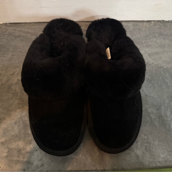 Emu Black Moccasin Slippers - Picture 3 of 3